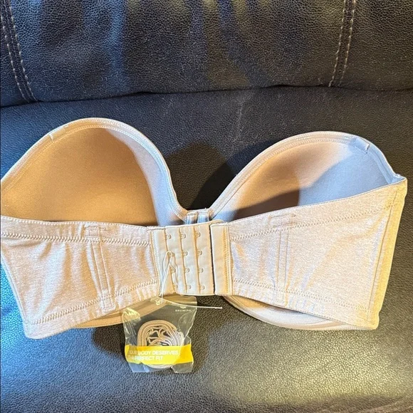 Seamless Strapless Tan Bra - Picture 6 of 6